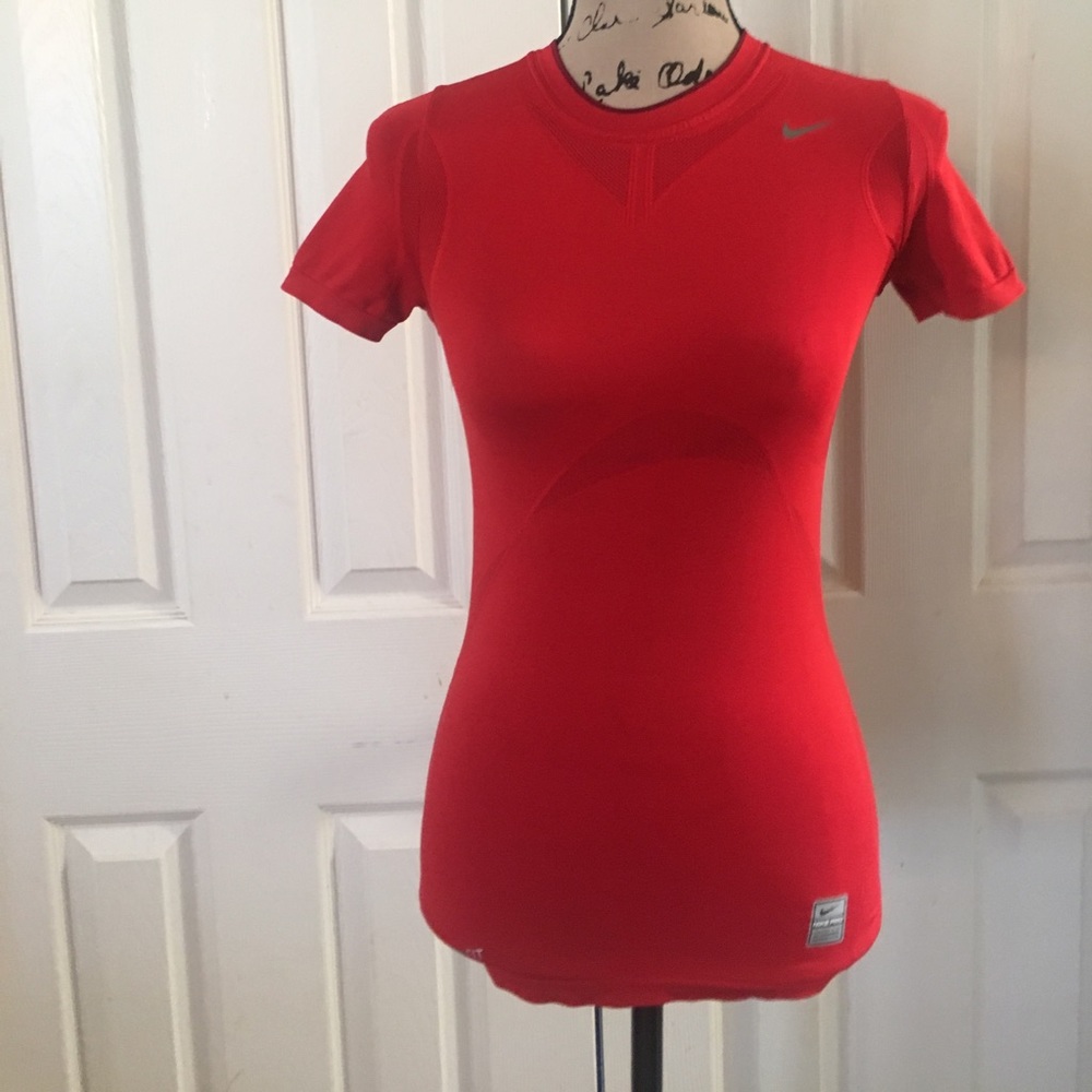 Nike Pro workout tee