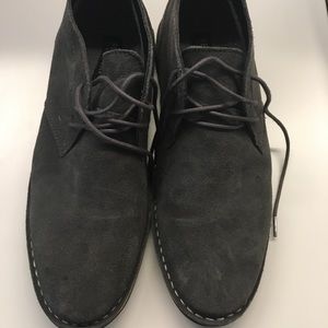 Kenneth Cole below boot in suede