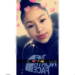 Meet your Posher, Yasmine v