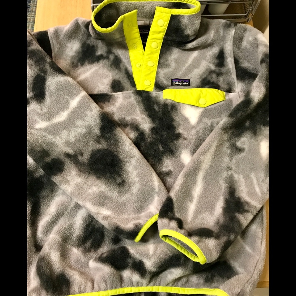 Patagonia Boys size 12 pullover