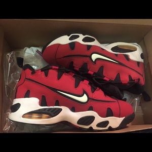 Nike sneakers size 2 1/2 in kids