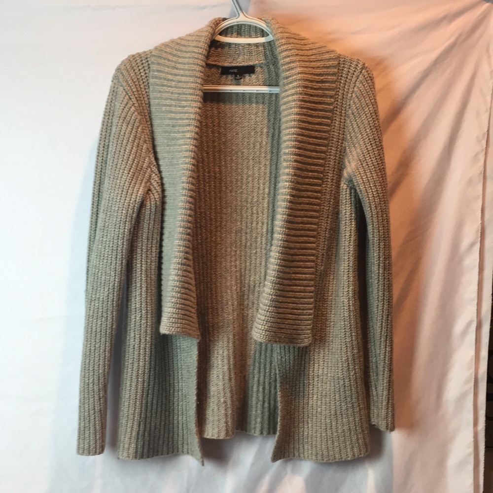 Fate grey sweater