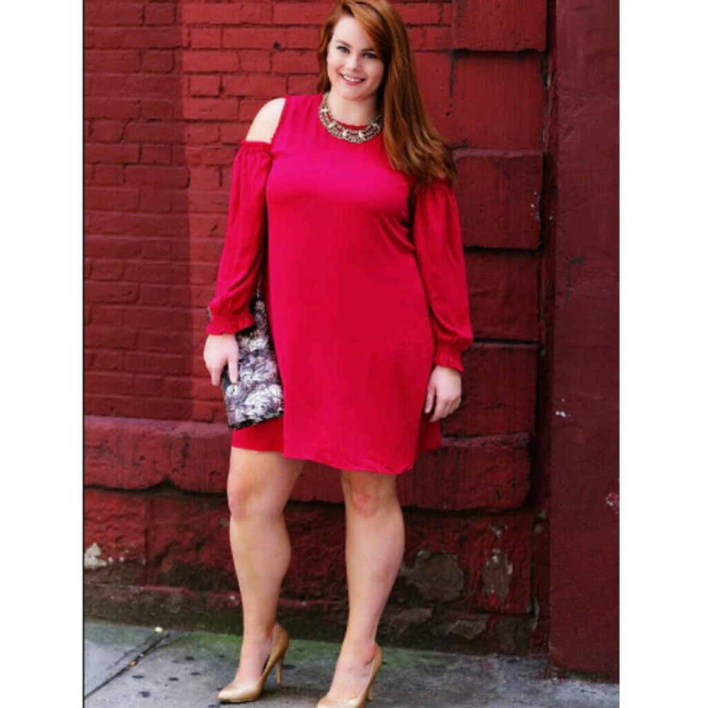 Cold Shoulder Shift Dress - Picture 5 of 7