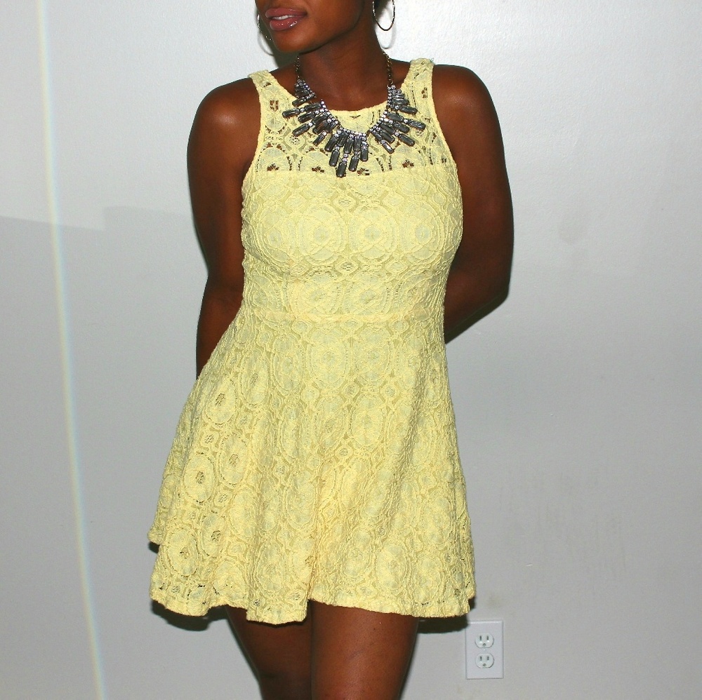 BB Dakota Lace Yellow Dress