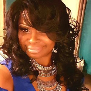 Meet your Posher, Lasonyia