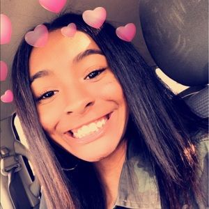 Meet your Posher, Delicia