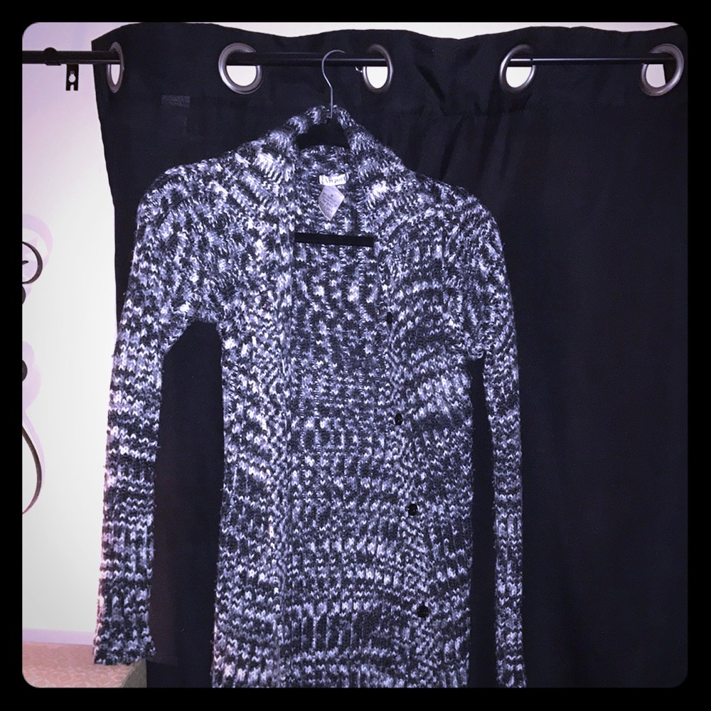 Long grey and white sweater, cute with yoga pants