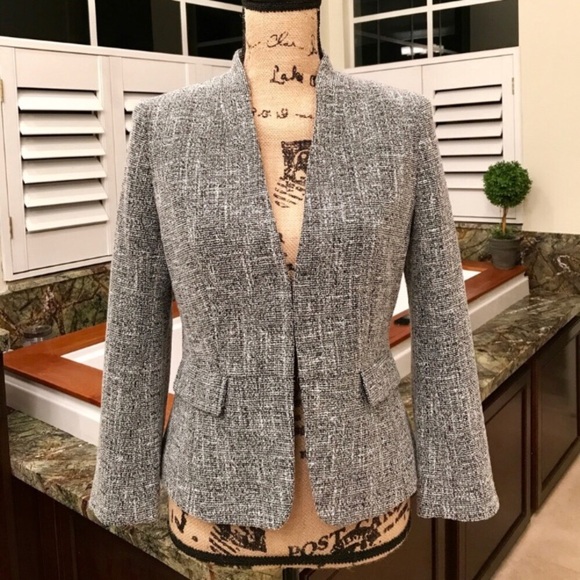 SOLD 🎁 HP 12/17 NWT Navy Tweed Collarless Blazer - Picture 2 of 7
