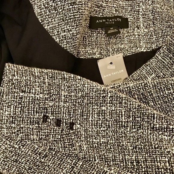 SOLD 🎁 HP 12/17 NWT Navy Tweed Collarless Blazer - Picture 7 of 7