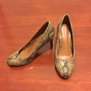 Banana Republic Leopard Print Pump
