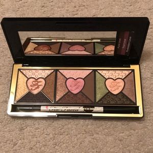 Too Faced Love eye shadow palette