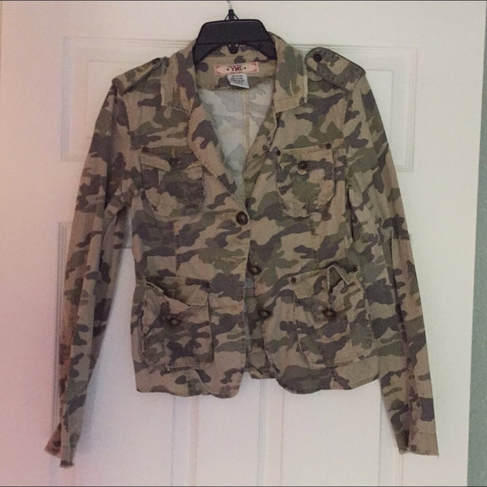 Camouflage blazer-lightweight-very cute. Sz Med