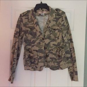Camouflage blazer-lightweight-very cute. Sz Med