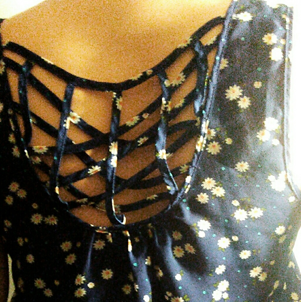 Blouse - Picture 2 of 2