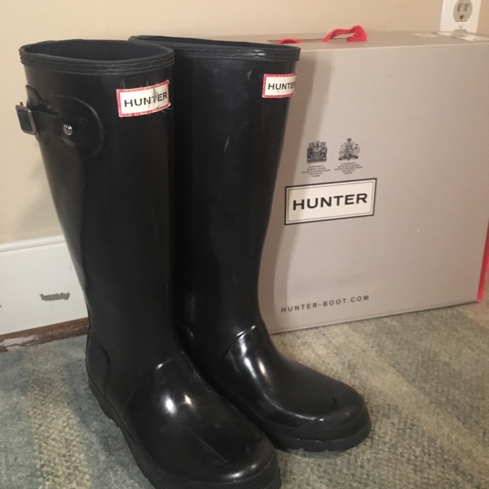 Hunter black gloss boots
