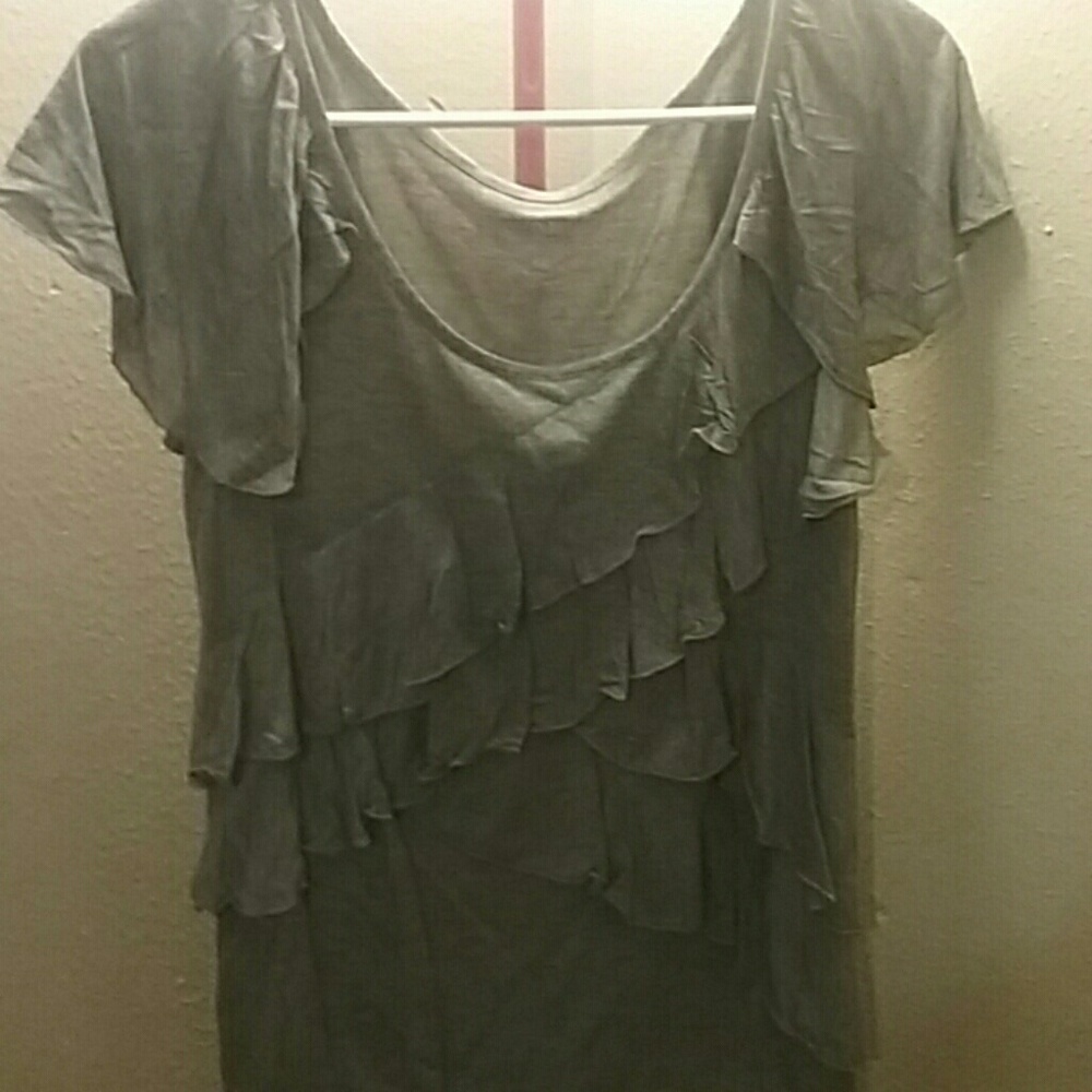 🌷Ruffled Blouse. NewYork& Company. NWT