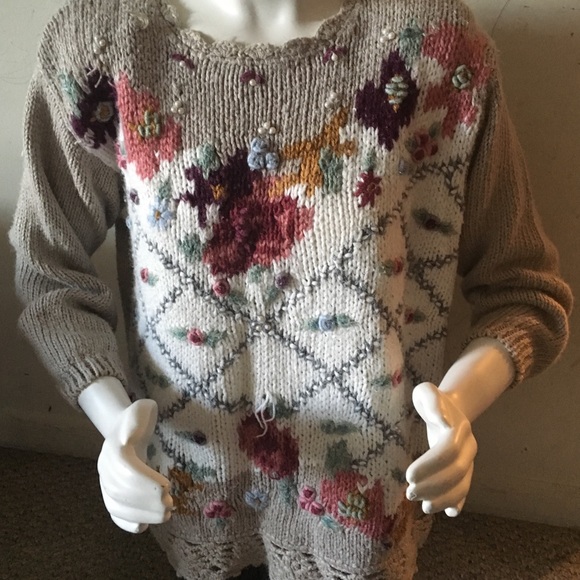 Bobbie Brooks Women’s Knitted Sweater S Beaded - Picture 2 of 4