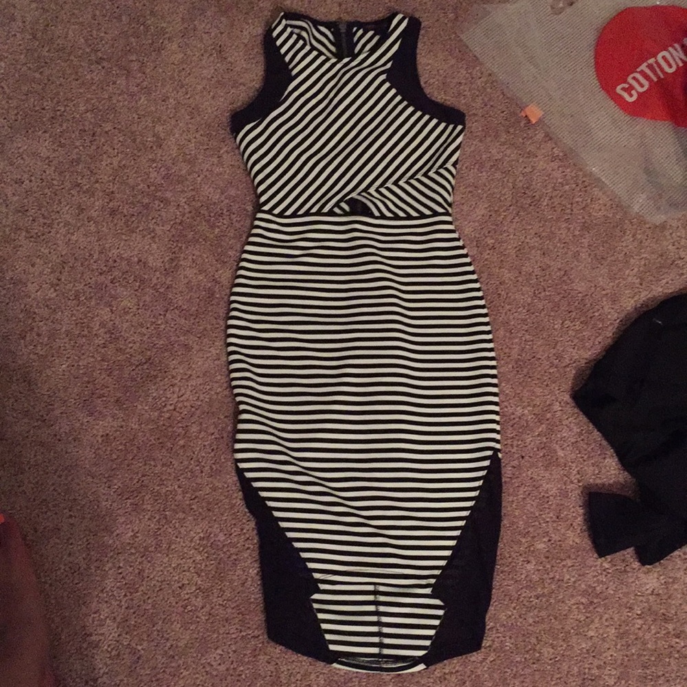 White/Black form fitting dress