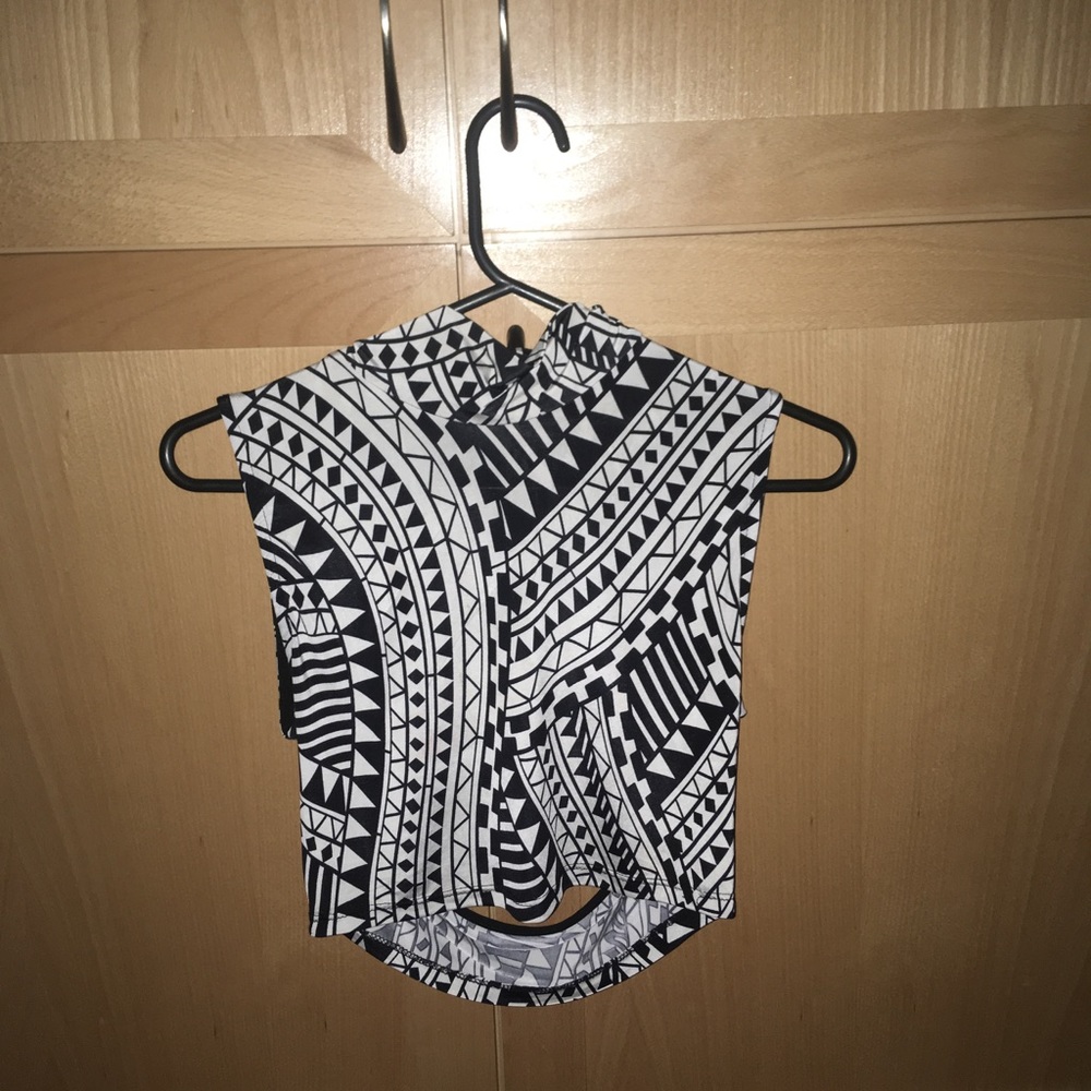 Printed turtleneck crop top