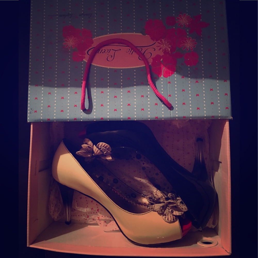 Poetic license heels 8.5