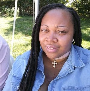 Meet your Posher, Dena'