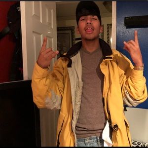 Meet your Posher, Cesar