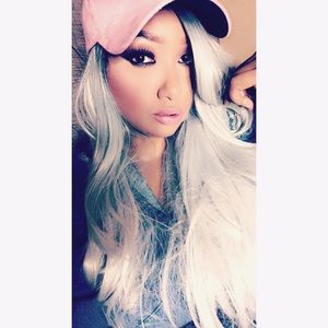 Meet your Posher, April