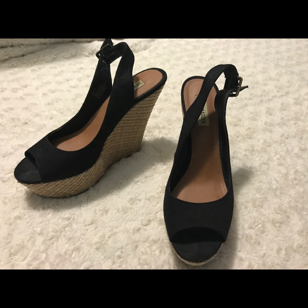 Black wedges