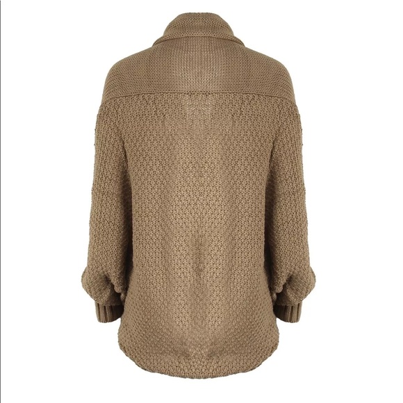SUPER DOOPER CUTE! OVERSIZED TAN SWEATER CARDIGAN - Picture 5 of 8