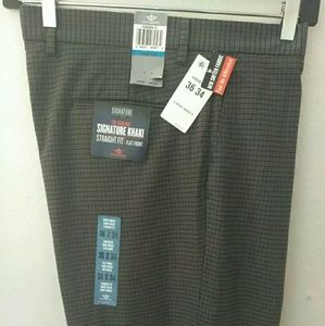 Dockers New Mens Size 36/34 Flat Front Khakis