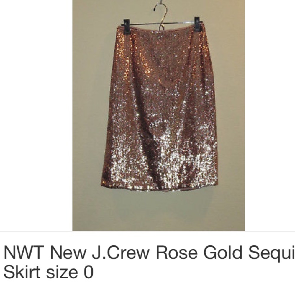 Not selling! Currently on the hunt for this skirt!