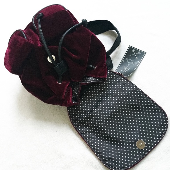 Best in Gifts HP ❤️Twig & Arrow Velvet Backpack - Picture 5 of 8