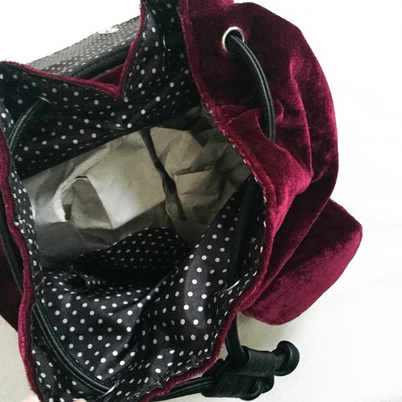 Best in Gifts HP ❤️Twig & Arrow Velvet Backpack - Picture 7 of 8