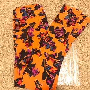 NWOT Orange Leaves OS Lularoe Leggings