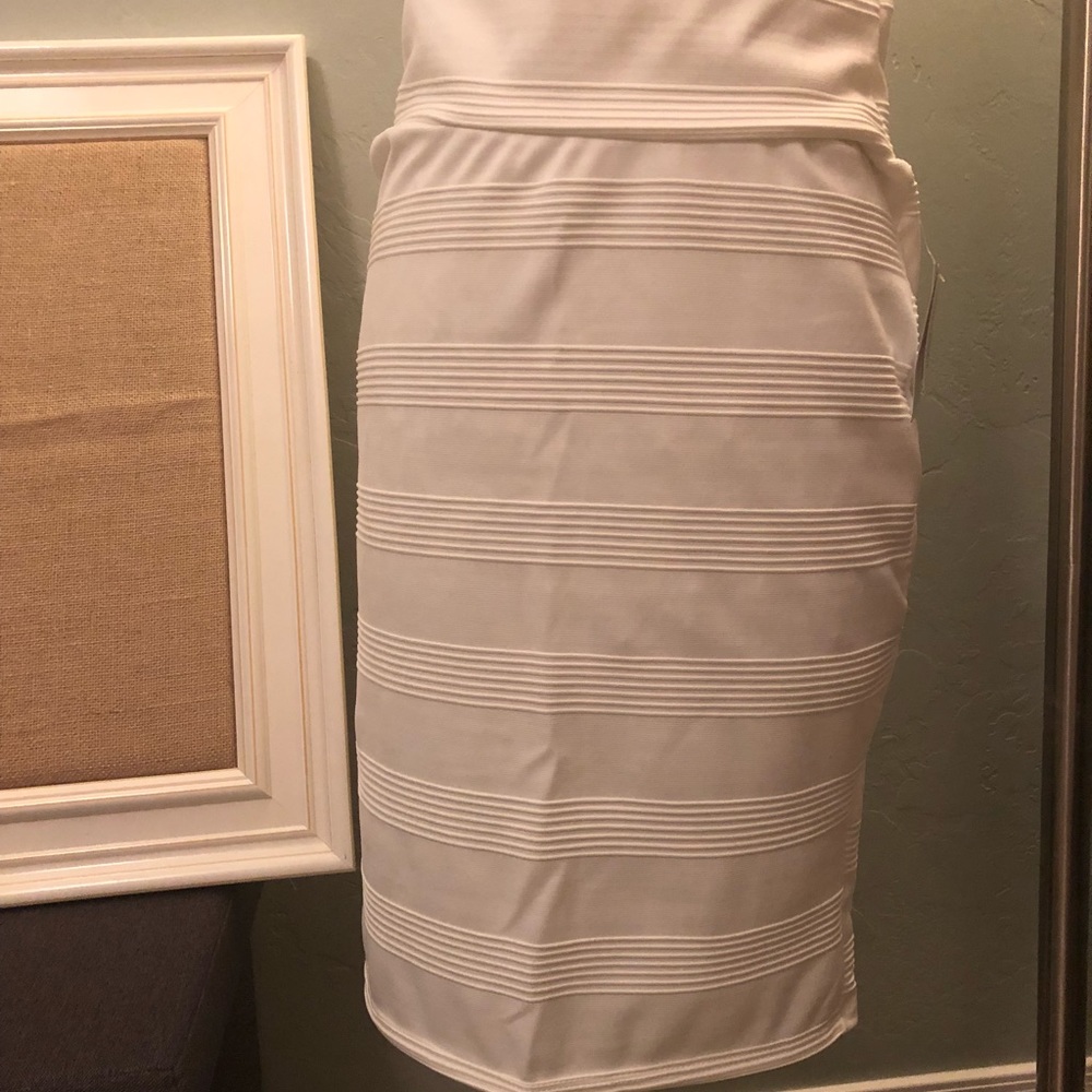 🆕 HTF Winter white Lularoe Cassi size large