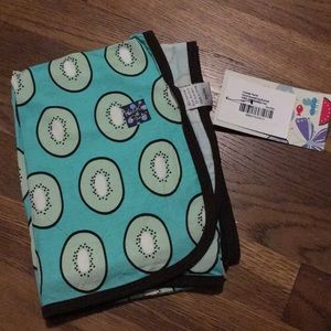 Kiwi swaddle NWT