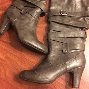 New gray boots size 8!