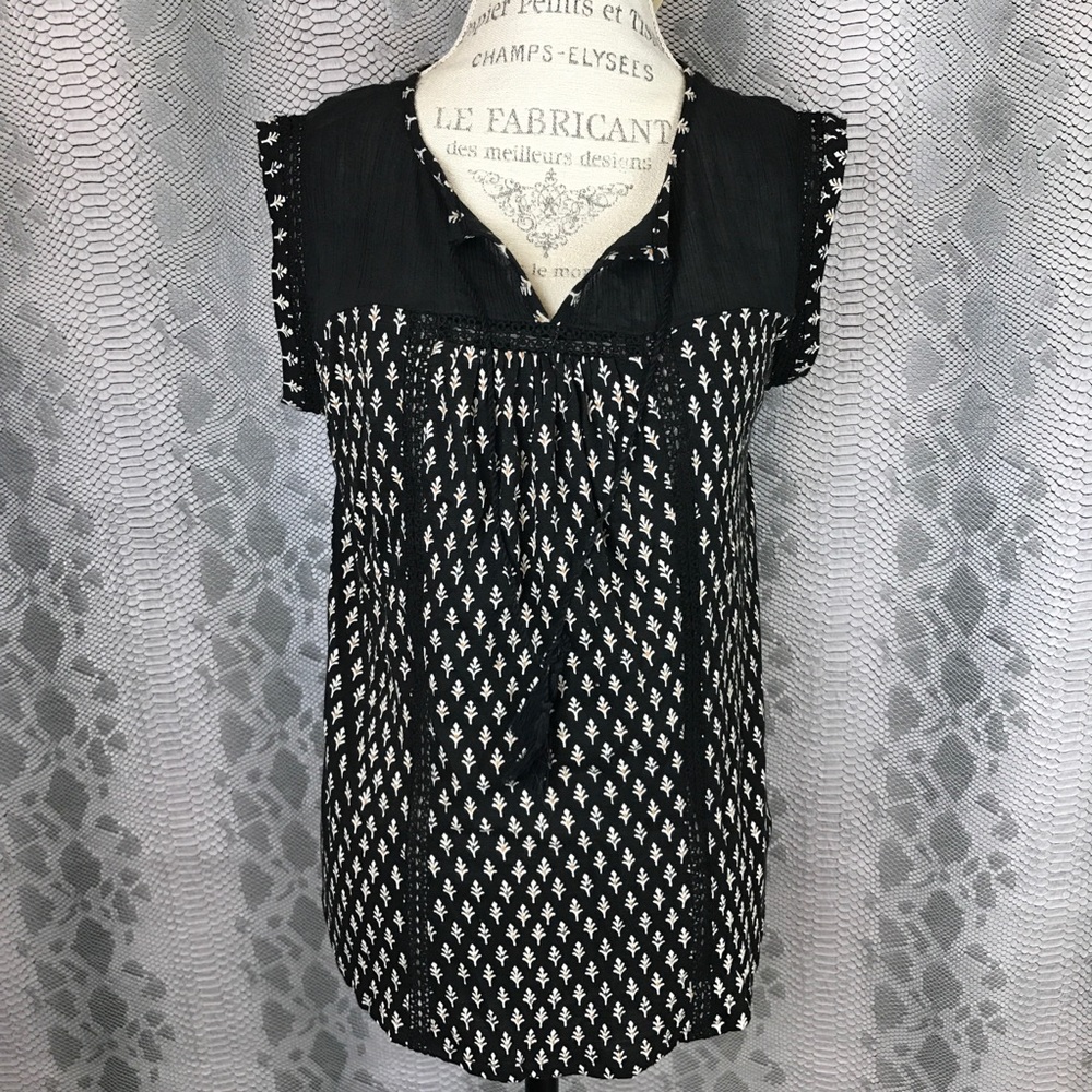 Lucky brand tribal floral short sleeve top