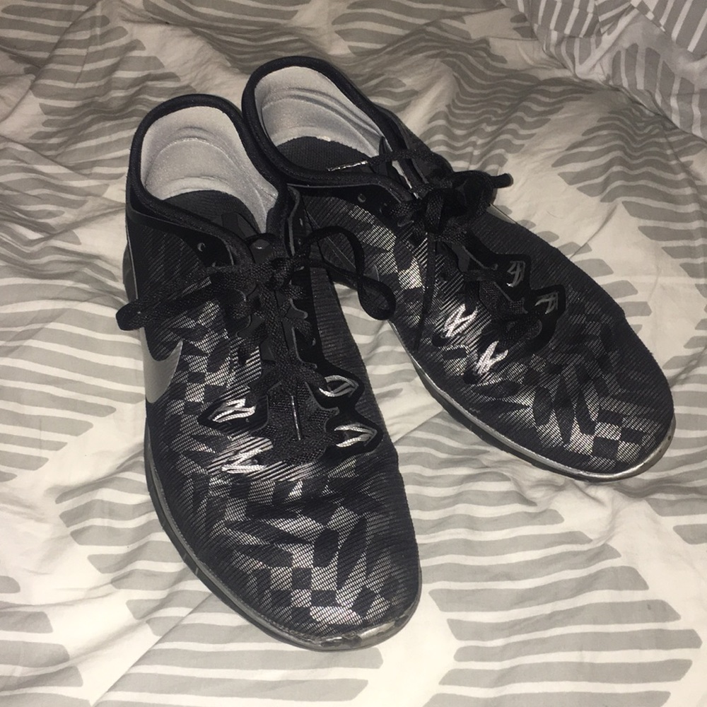 Black Nike Free TR Fit 5 sneakers