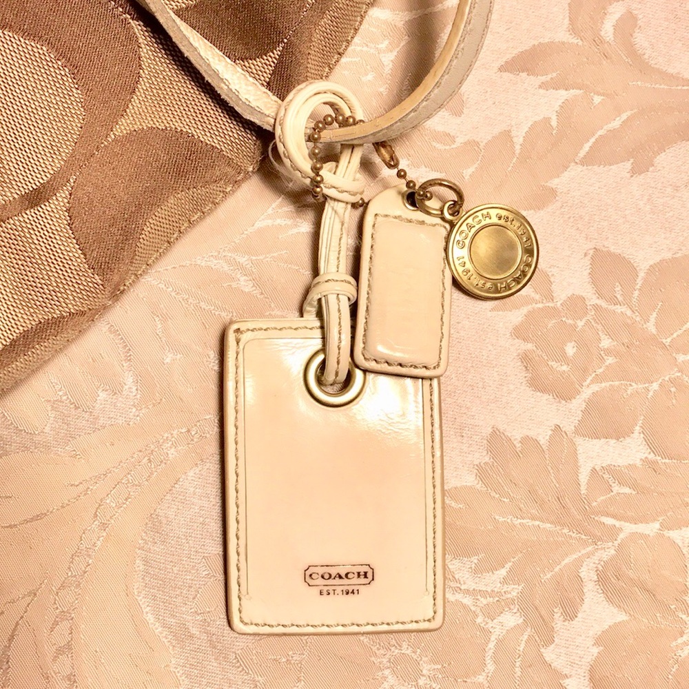 ✨SALE✨Coach Signature Tote - Picture 3 of 8