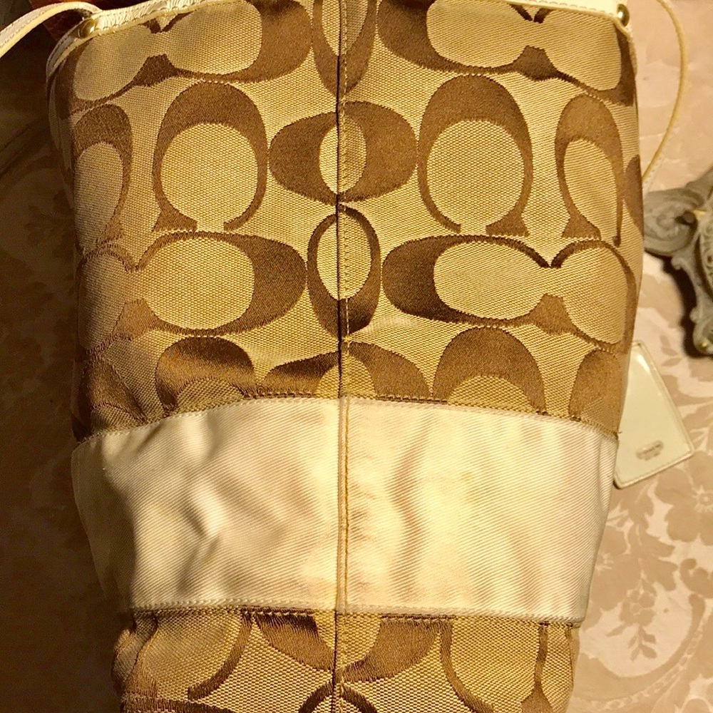 ✨SALE✨Coach Signature Tote - Picture 8 of 8
