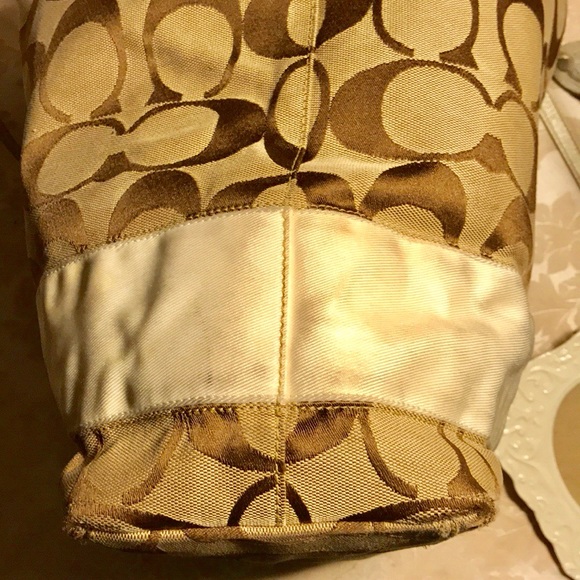 ✨SALE✨Coach Signature Tote - Picture 6 of 8