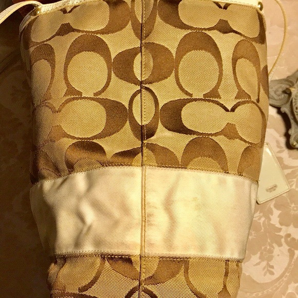 ✨SALE✨Coach Signature Tote - Picture 8 of 8