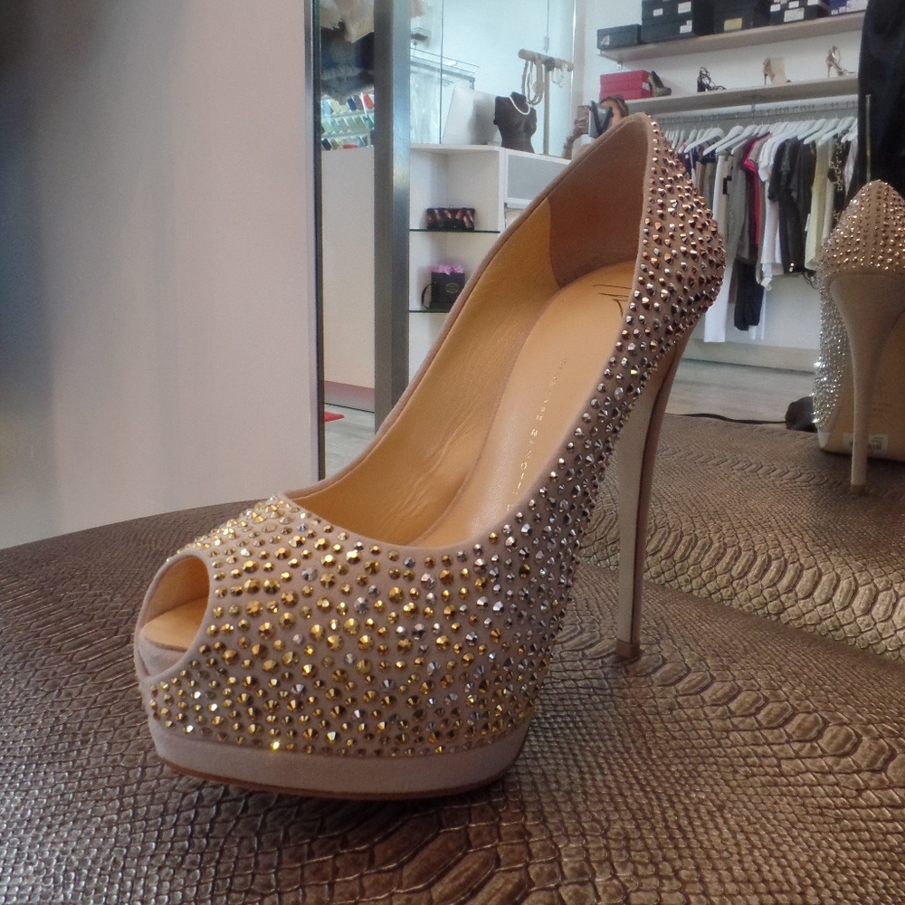 Giuseppe Zanotti Sharon 105 PL sand