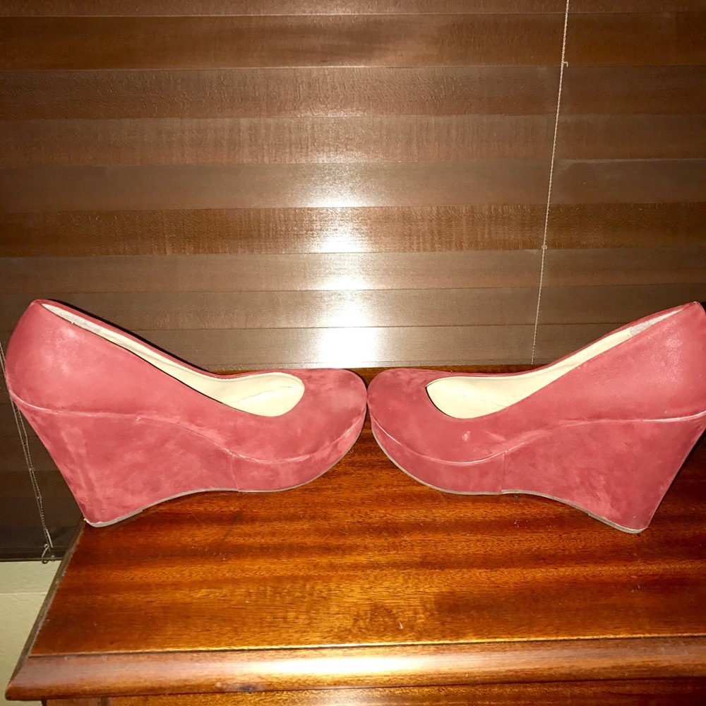 Red Faux Suede Wedges - Picture 4 of 8