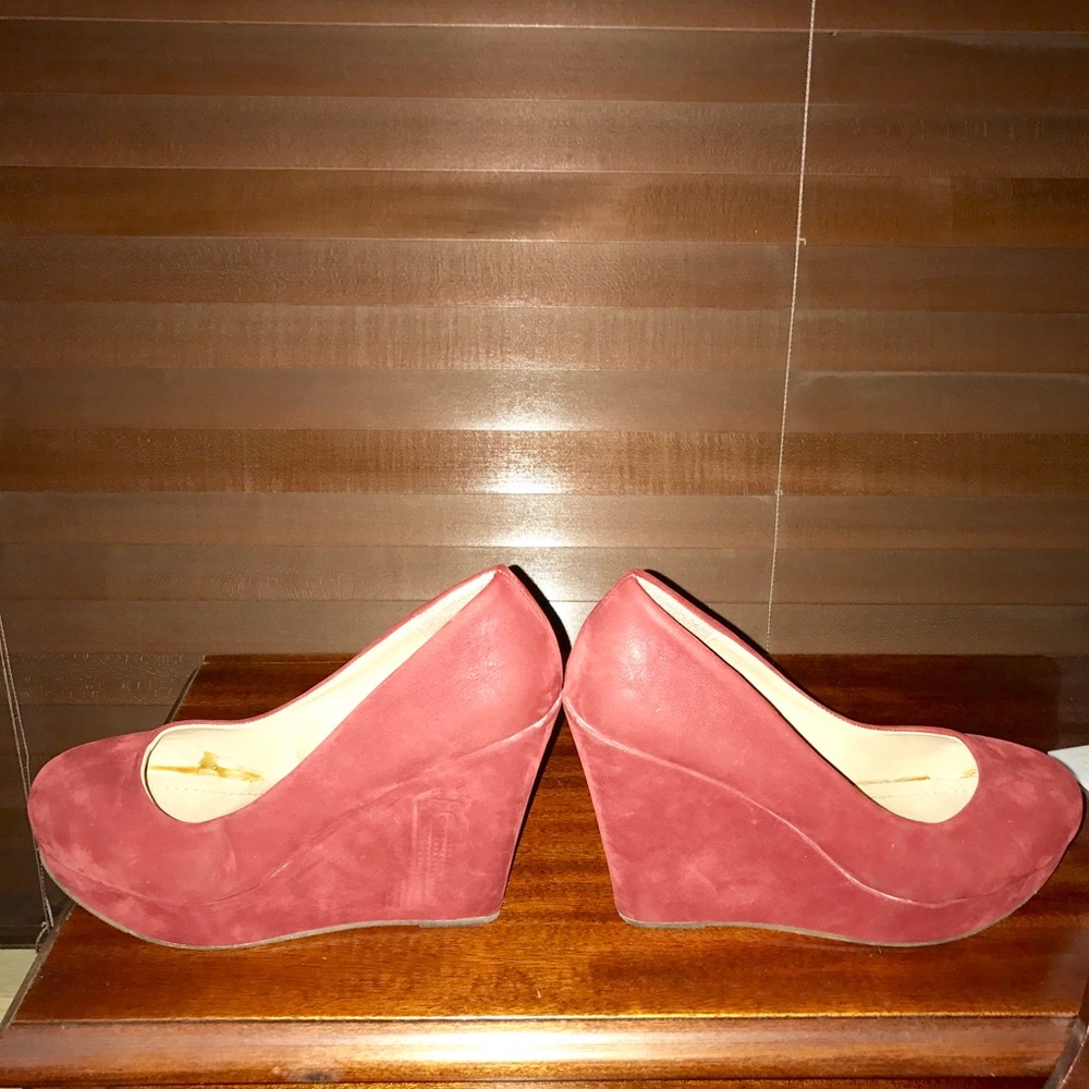 Red Faux Suede Wedges - Picture 6 of 8