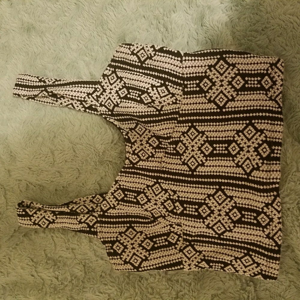 Black and white crop top