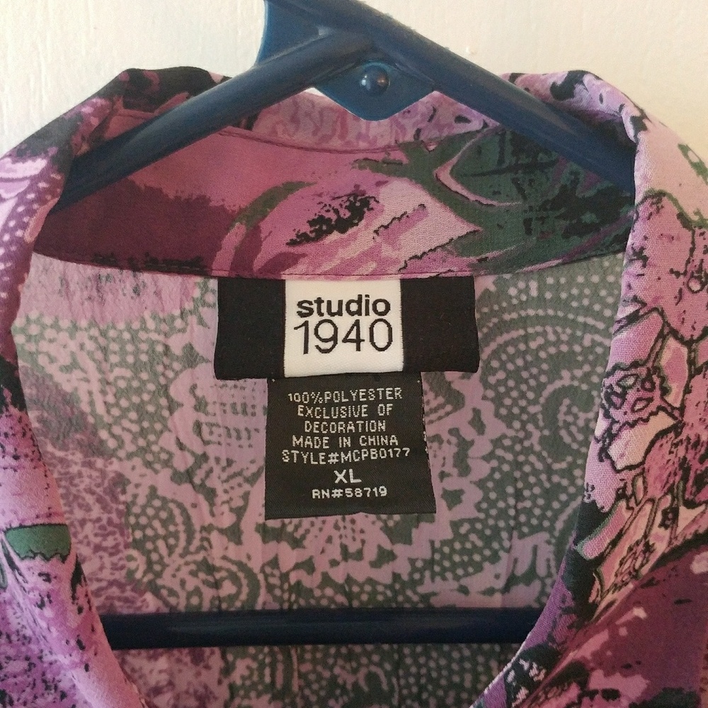 Women's Blouse - Picture 2 of 6