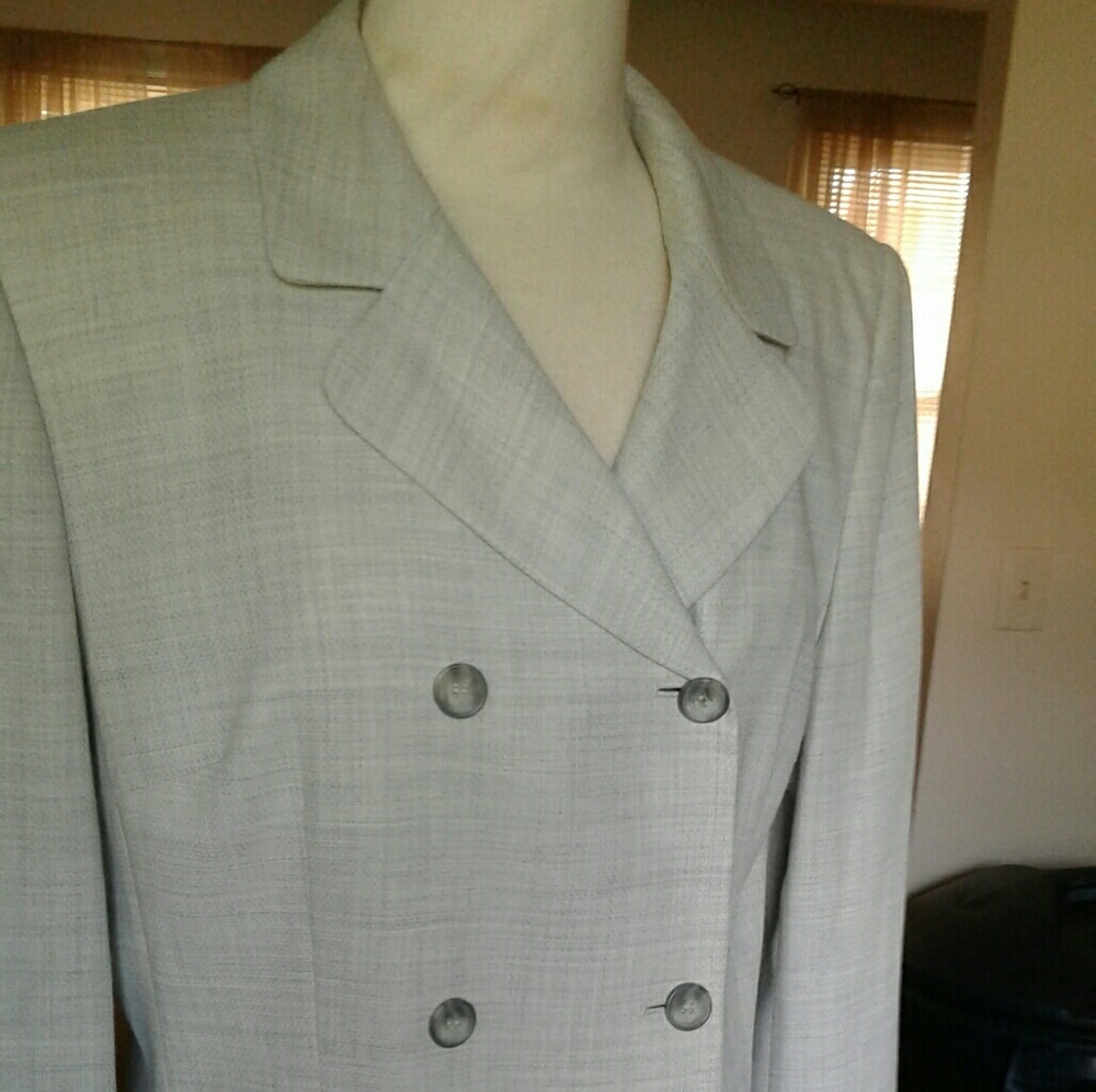Jones New York Light grey blazer/jacket
