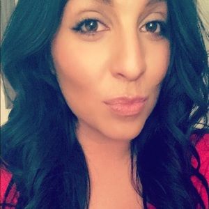 Meet your Posher, Selina